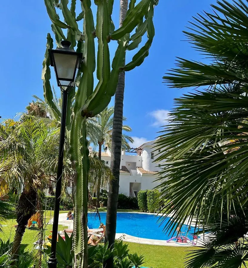 Perfect & Cosy “Los Naranjos” 3Min Puerto Banus マルベーリャ アパート
