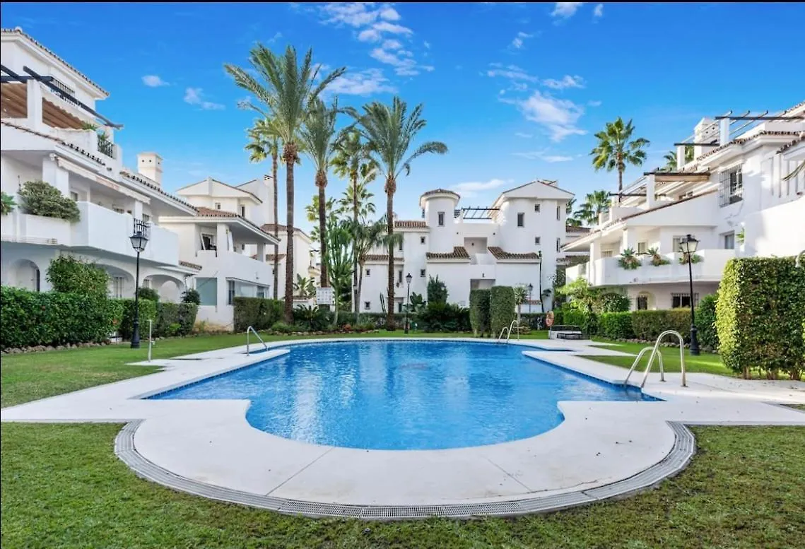 Perfect & Cosy “Los Naranjos” 3Min Puerto Banus マルベーリャ 0*,  スペイン